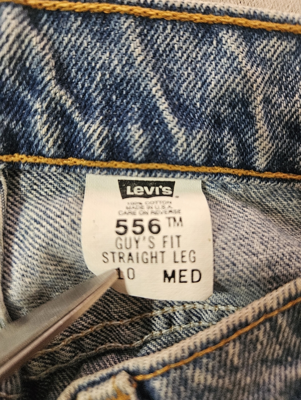 VTG 1996 Levi's 556 Guys Fit Straight Leg Jeans Size 10 - Picture 4 of 9